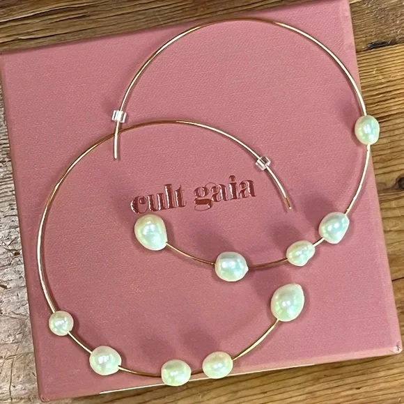 🌺🎉HP🎉🌺 NWT Cult Gaia Nubia XL Baroque Pearl Earrings - Picture 3 of 16